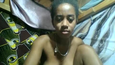 Snapshot of angelettee chatting on 06/14/26, 04:03 Angelettee online show from 06/14/26, 04:03