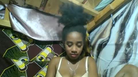 Snapshot of angelettee chatting on 06/15/26, 04:47 Angelettee online show from 06/15/26, 04:47