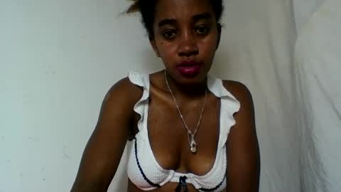 Snapshot of angelettee chatting on 07/08/26, 07:35 Angelettee online show from 07/08/26, 07:35