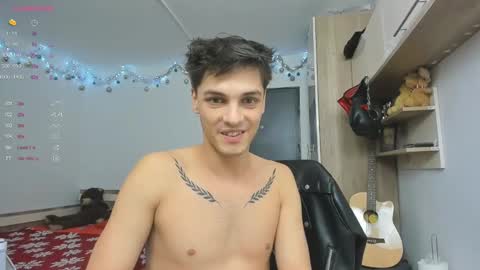 Snapshot of angelfrank chatting on 01/01/25, 01:16 Frankie online show from 01/01/25, 01:16