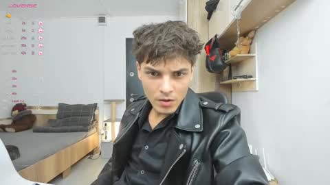 Snapshot of angelfrank chatting on 02/18/25, 12:26 Frankie online show from 02/18/25, 12:26