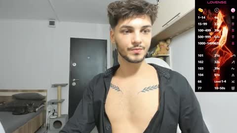 Snapshot of angelfrank chatting on 10/27/25, 12:09 Frankie online show from 10/27/25, 12:09