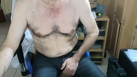 Snapshot of angelgarcia269 chatting on 04/15/26, 12:01 angelgarcia269 online show from 04/15/26, 12:01