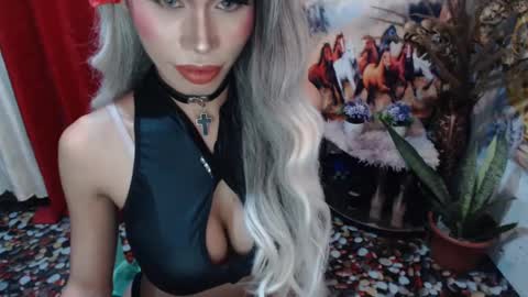 DIVINE ANGEL online show from 03/11/25, 09:24