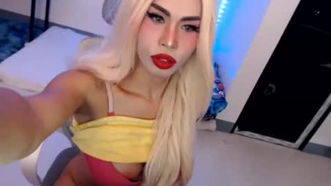 DIVINE ANGEL online show from 06/06/26, 11:20