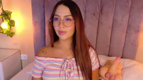Snapshot of angelicaa_garcia chatting on 06/16/26, 11:46 angelicaa_garcia online show from 06/16/26, 11:46
