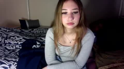 Snapshot of angelicasn0w chatting on 12/07/24, 07:43 AngelicaSnow AngelParis online show from 12/07/24, 07:43