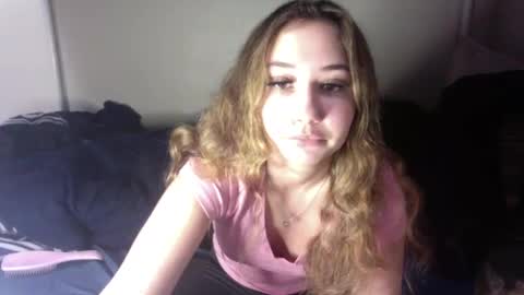 Snapshot of angelicasn0w chatting on 12/17/24, 03:28 AngelicaSnow AngelParis online show from 12/17/24, 03:28