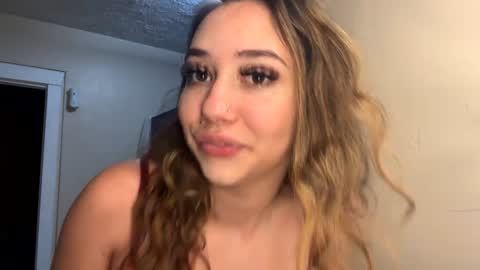 Snapshot of angelicasn0w chatting on 12/25/24, 01:42 AngelicaSnow AngelParis online show from 12/25/24, 01:42