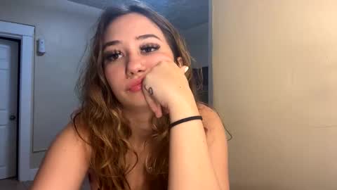 Snapshot of angelicasn0w chatting on 12/25/24, 04:44 AngelicaSnow AngelParis online show from 12/25/24, 04:44