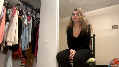 Snapshot of angelicasn0w chatting on 01/14/25, 03:32 AngelicaSnow AngelParis online show from 01/14/25, 03:32