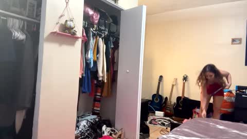 Snapshot of angelicasn0w chatting on 02/04/25, 03:44 AngelicaSnow AngelParis online show from 02/04/25, 03:44