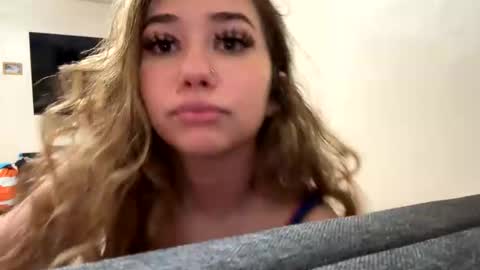 Snapshot of angelicasn0w chatting on 02/06/25, 03:37 AngelicaSnow AngelParis online show from 02/06/25, 03:37