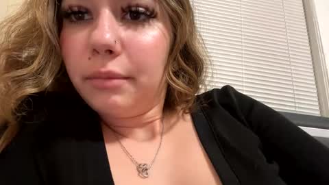 Snapshot of angelicasn0w chatting on 02/07/25, 04:37 AngelicaSnow AngelParis online show from 02/07/25, 04:37