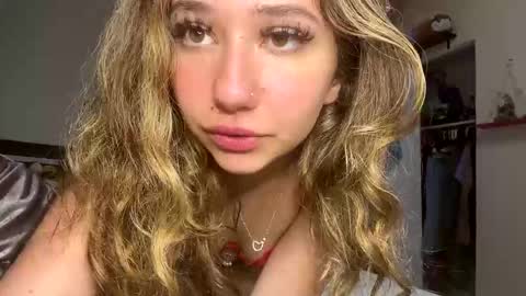 Snapshot of angelicasn0w chatting on 03/09/25, 12:31 AngelicaSnow AngelParis online show from 03/09/25, 12:31