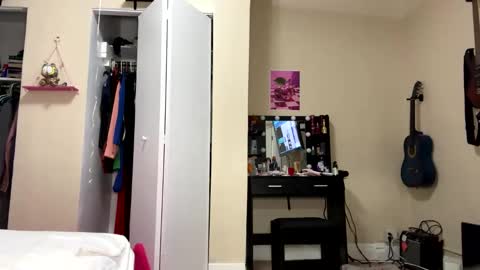 Snapshot of angelicasn0w chatting on 03/10/25, 12:07 AngelicaSnow AngelParis online show from 03/10/25, 12:07