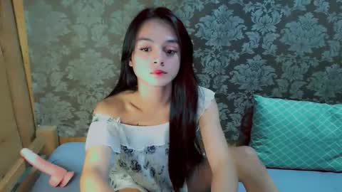 Snapshot of angelickath chatting on 02/25/26, 11:31 kath online show from 02/25/26, 11:31