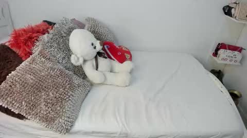 Snapshot of angelinacastro09 chatting on 02/16/26, 07:32 angeline online show from 02/16/26, 07:32