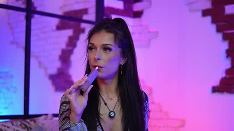 Snapshot of angelinagia chatting on 01/18/25, 01:19  Angelina  online show from 01/18/25, 01:19