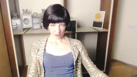 Angelina online show from 09/17/25, 06:15