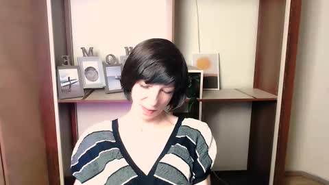 Angelina online show from 11/07/25, 08:25