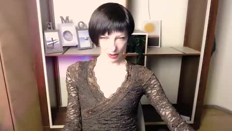 Angelina online show from 11/11/25, 07:52