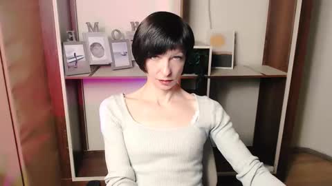 Angelina online show from 11/19/25, 07:30