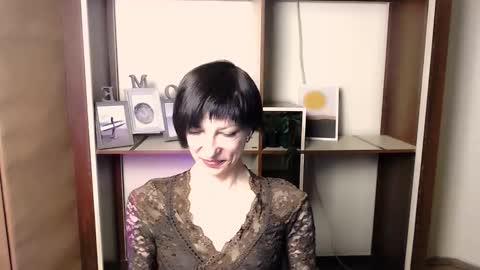 Angelina online show from 11/21/25, 06:45