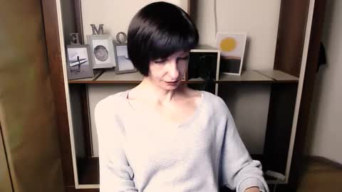 Angelina online show from 12/04/25, 08:01