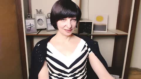 Snapshot of angelinalov_ chatting on 04/04/26, 09:51 Angelina online show from 04/04/26, 09:51