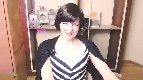 Snapshot of angelinalov_ chatting on 04/23/26, 08:24 Angelina online show from 04/23/26, 08:24