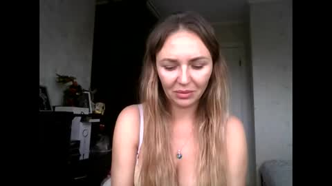 angelinalove28 online show from 10/19/25, 07:42