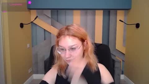 AngelinaLow online show from 12/01/25, 12:21