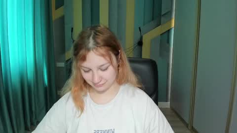 AngelinaLow online show from 05/04/26, 11:28
