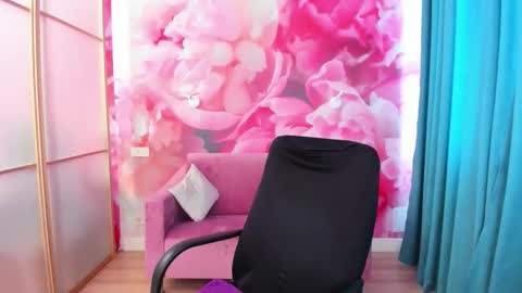 AngelinaLow online show from 06/06/26, 11:26