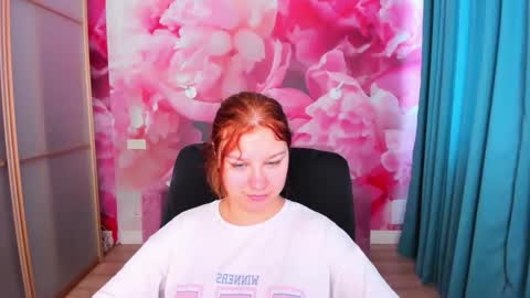 AngelinaLow online show from 06/07/26, 05:33