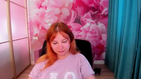 AngelinaLow online show from 06/19/26, 12:09