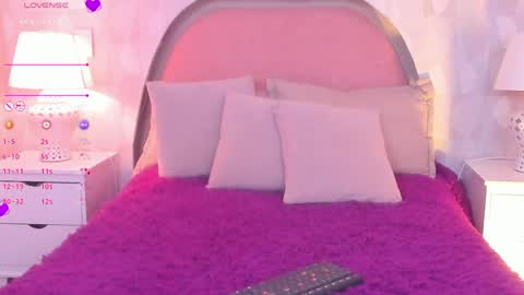 Snapshot of angeline__cute chatting on 04/08/26, 12:16 angeline online show from 04/08/26, 12:16