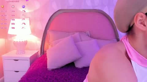 Snapshot of angeline__cute chatting on 05/04/26, 12:23 angeline online show from 05/04/26, 12:23