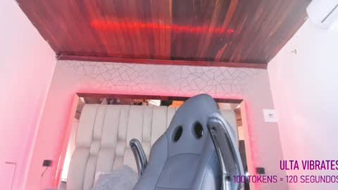 Snapshot of angelineheet chatting on 12/19/24, 10:02 Angeline Heet online show from 12/19/24, 10:02