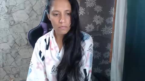 Snapshot of angelitaa_hot chatting on 03/30/26, 12:44 angela online show from 03/30/26, 12:44