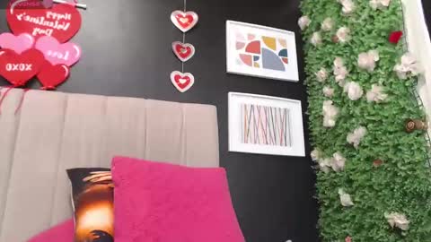 Snapshot of angelitawild_ chatting on 02/18/25, 11:52 angel online show from 02/18/25, 11:52