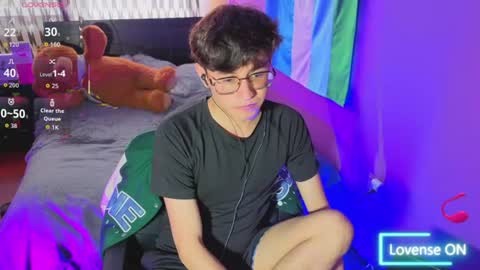 Snapshot of angelito18_twink chatting on 07/08/26, 05:06 Angel online show from 07/08/26, 05:06