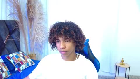 Angel online show from 11/21/25, 08:18