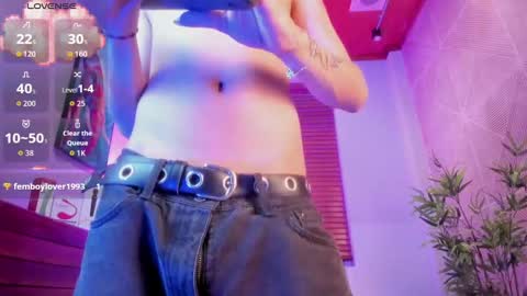 Snapshot of angell__dustt chatting on 10/03/25, 04:31 Angell Dust online show from 10/03/25, 04:31