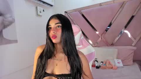 angell_petite01 online show from 06/18/26, 12:20