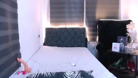 angella_dior online show from 09/20/25, 05:03