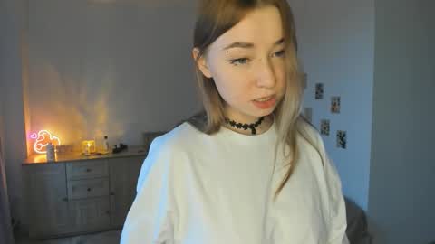 Snapshot of angella_mills chatting on 11/06/25, 06:14 angella_mills online show from 11/06/25, 06:14