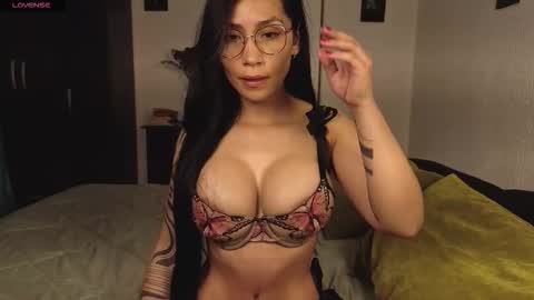 Snapshot of angellaisabella chatting on 03/16/26, 10:25 ANGELA ISABELLA online show from 03/16/26, 10:25