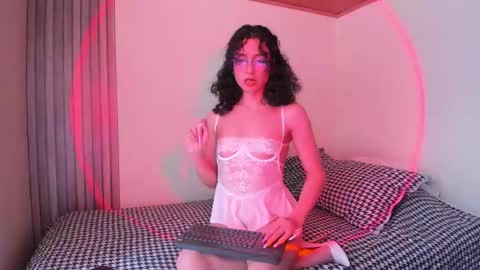 Snapshot of angellike_doll chatting on 02/15/26, 08:16 Angellike online show from 02/15/26, 08:16